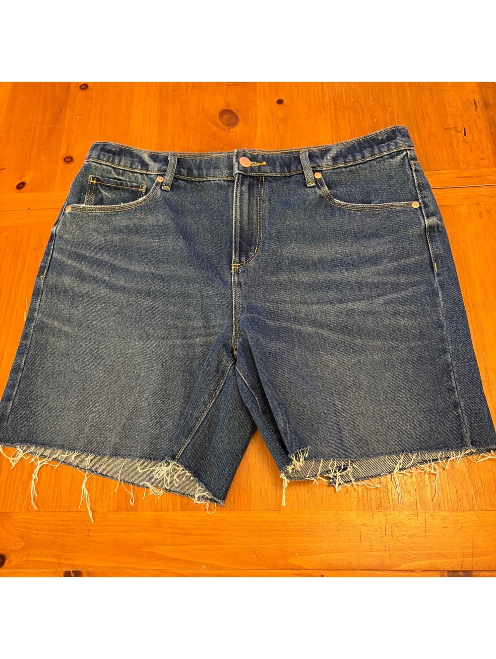 Loft Boyfriend Denim Shorts Women's Size 10 Raw Hem Medium Wash NWT
